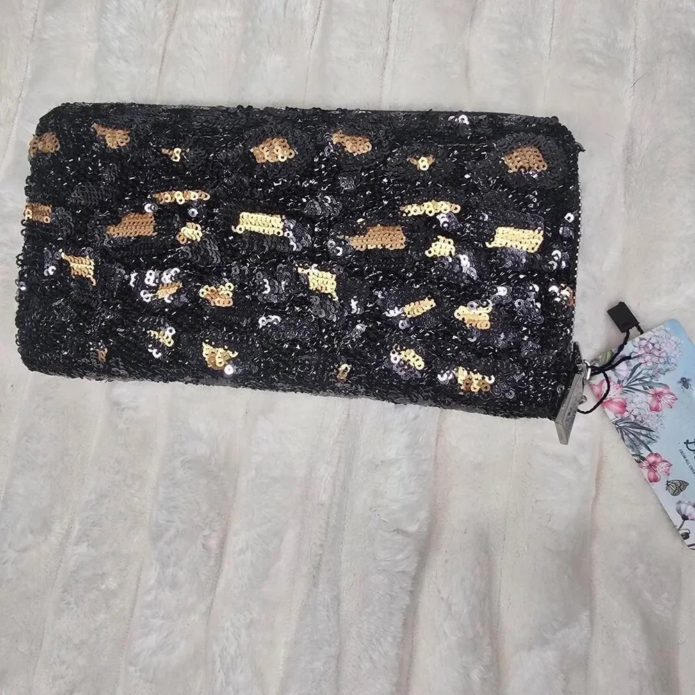 NWT Brentano Women's Leopard Print Wristlet Clutch